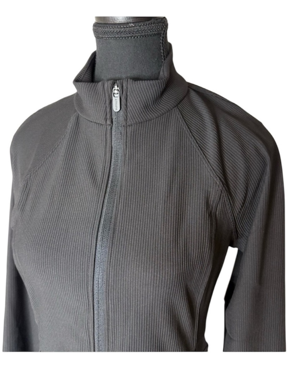 ATHLETA New Salutation Jacket II Black Ribbed Zipper Pockets Thumb Holes Medium